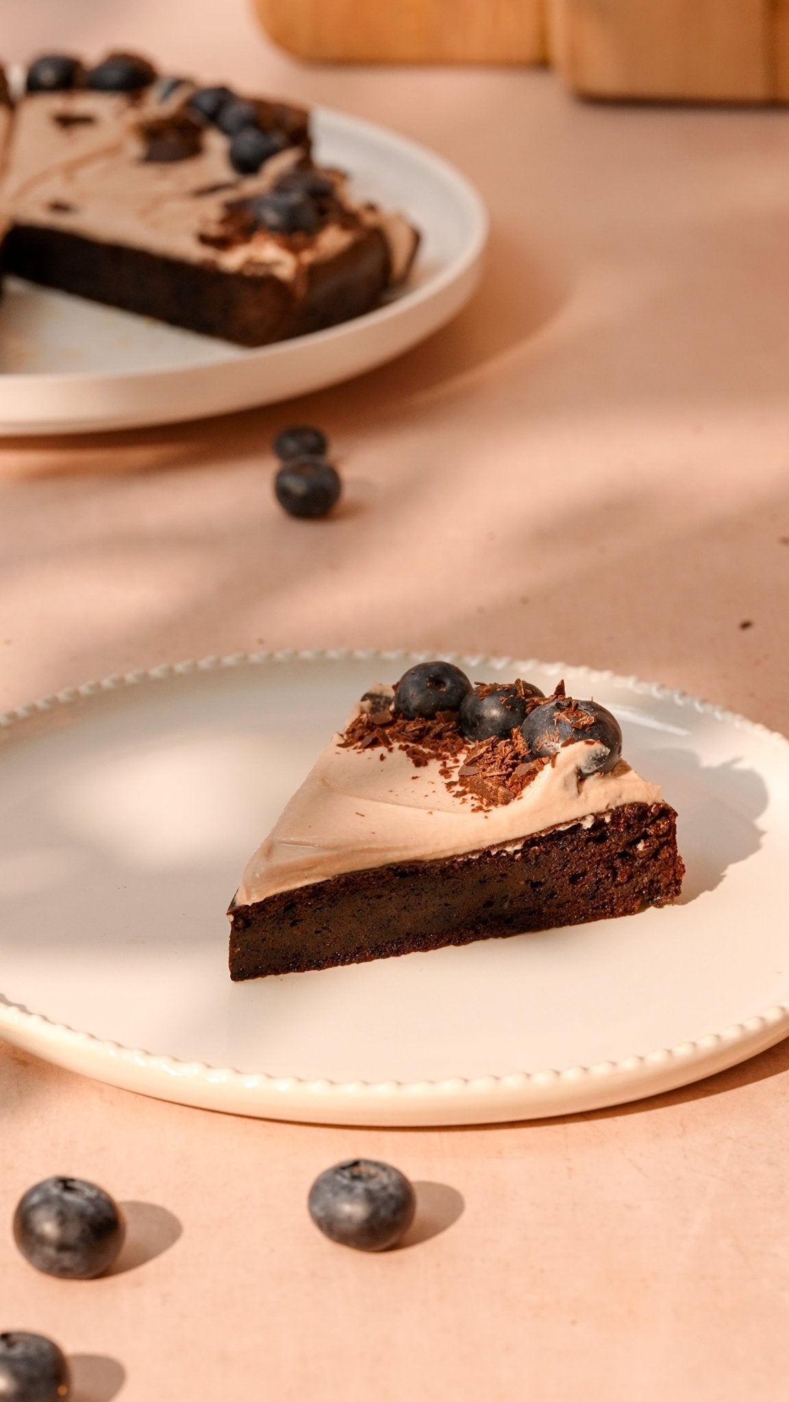 Easy Blueberry Chocolate Cake - Nuzest UK