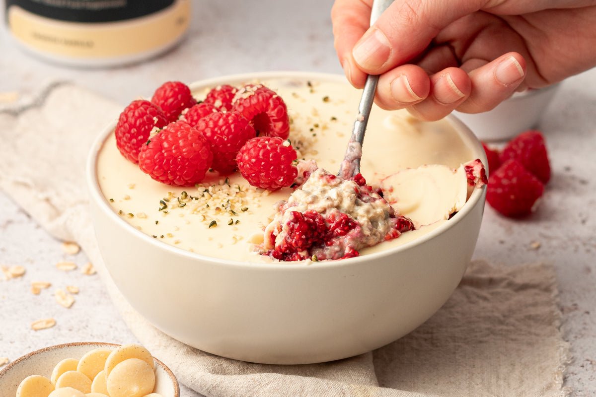 White Chocolate and Raspberry Magnum Style Oats - Nuzest UK