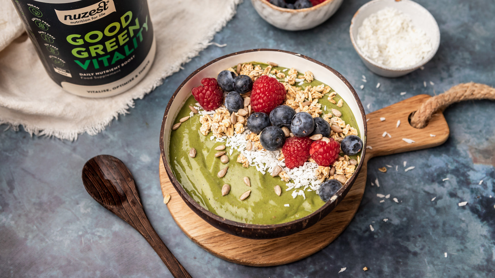 Green Superfood Smoothie Bowl